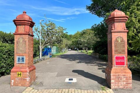 Lansdowne Place 76a Park entrance.jpg