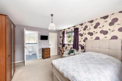 Thornbush Crescent 2 BEDROOM 1.jpeg