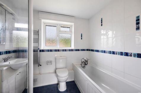 Thornbush Crescent 2 BATHROOM.jpeg