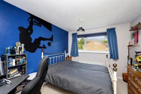 Thornbush Crescent 2 BEDROOM 3.jpeg
