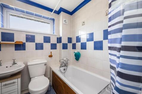 Thornbush Crescent 2 EN SUITE.jpeg