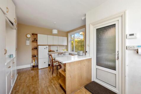 The Droveway 80 KITCHEN 2.jpeg