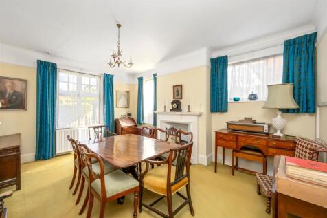 The Droveway 80 DINING ROOM.jpeg