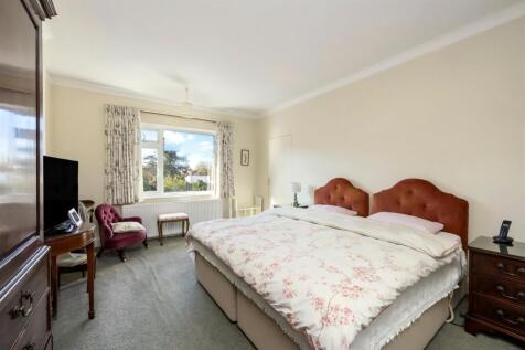 The Droveway 80 BEDROOM 1.jpeg