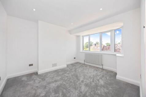 Applesham Avenue 51 BEDROOM 2.jpeg