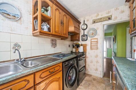 Southdown Road 9 KITCHEN TO HALL.jpeg