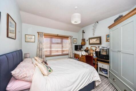 Southdown Road 9 BEDROOM 2.jpeg