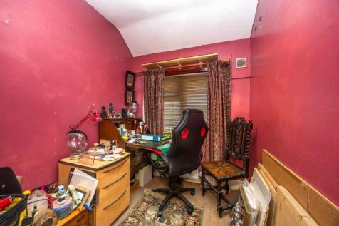 Southdown Road 9 BEDROOM 1.jpeg