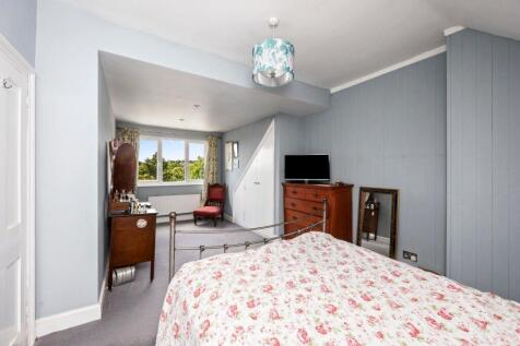 Hangleton Road 6 TOP FLOOR BEDROOM.jpeg