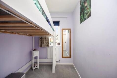 Henge Way 6 LILAC BEDROOM.jpeg