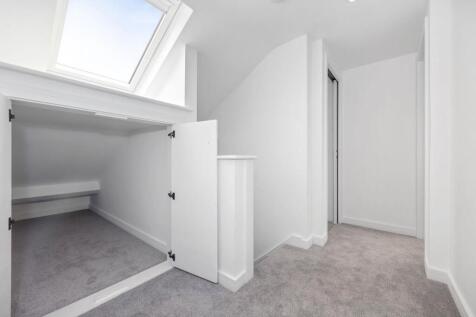 Cowdens Close 1a EAVES STORAGE.jpeg