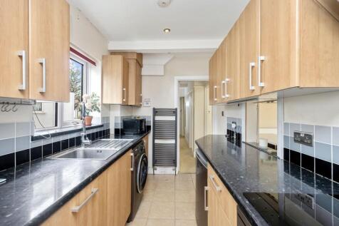 Applesham Avenue 25 KITCHEN 2.jpeg
