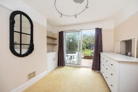Applesham Avenue 25 DINING ROOM 2.jpeg