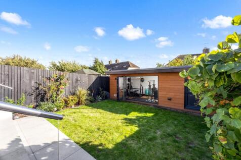 Easthill Drive 40 GARDEN 2.jpeg