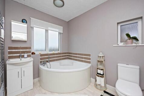Hangleton Road 343 BATHROOM.jpeg