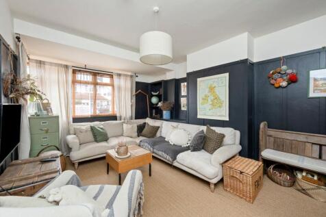 Holmes Avenue 33 LOUNGE.jpeg