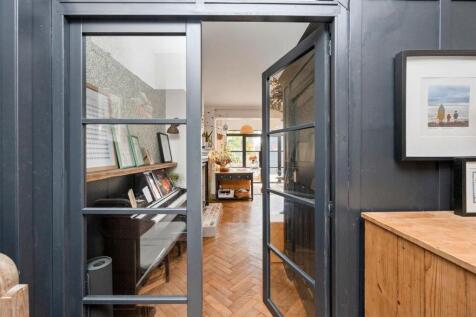 Holmes Avenue 33 DOORS TO LOUNGE.jpeg