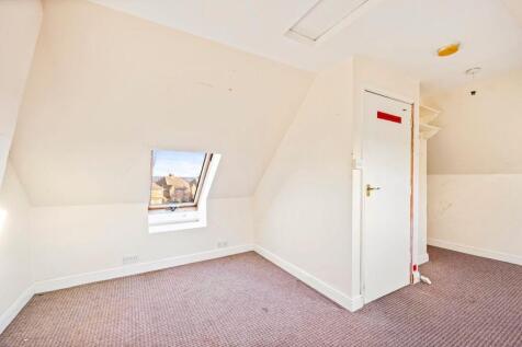 Amberley Drive 128 ATTIC BED 2.jpeg