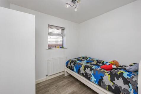 Hangleton Close 28 BEDROOM CAMO.jpeg