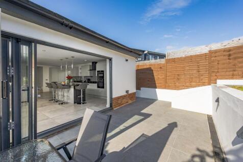 Hangleton Close 28 PATIO 2.jpeg