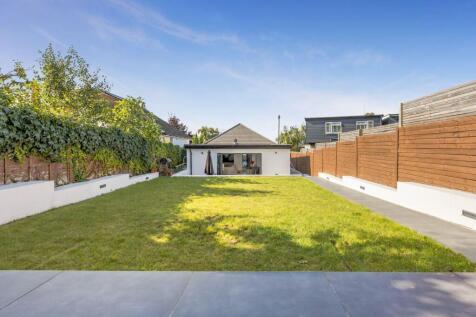 Hangleton Close 28 REAR.jpeg