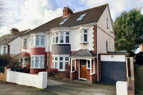 Woodhouse Road 48.jpg