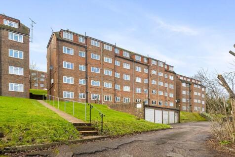 Balmoral Court 12 REAR OF BLOCK.jpeg