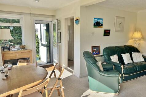 Dining area to the front door