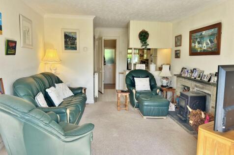Lounge to kitchen