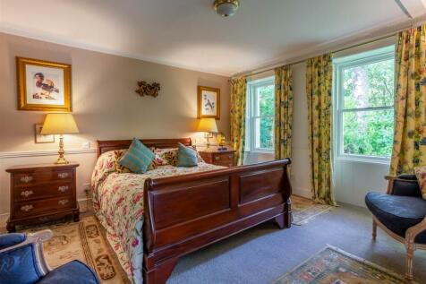 Bedroom 2- Garden room