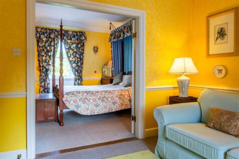 Bedroom 6- Fullarton Suite