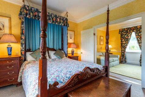Bedroom 6- Fullarton Suite