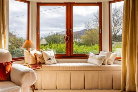Lounge bay window seat