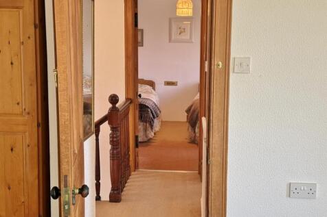 Bedroom 2 to bedroom 3