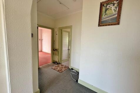 Hallway to dining room
