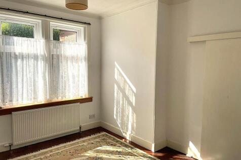 Sitting room/bedroom 3