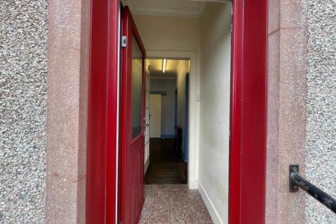 Annexe entrance into hall