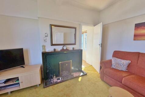 Lounge to sun room