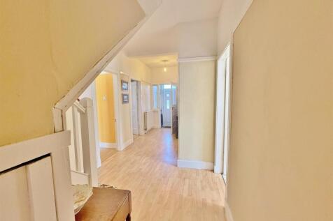 Hallway from Bathroom to front door