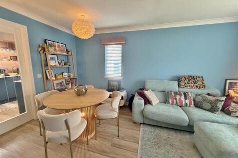 Lounge dining room