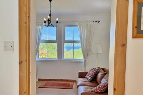 Kitchen into lounge