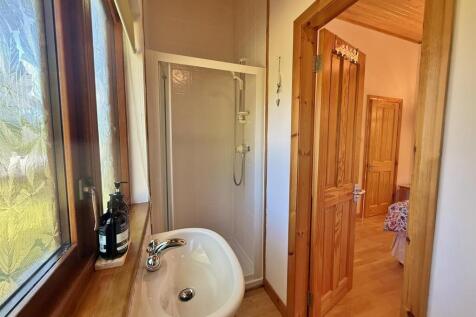 Ensuite shower room