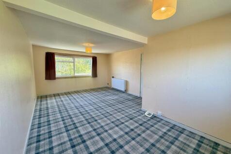 Lounge to front