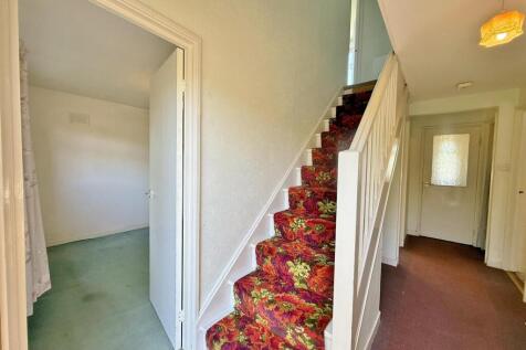 Hallway to bedroom 1