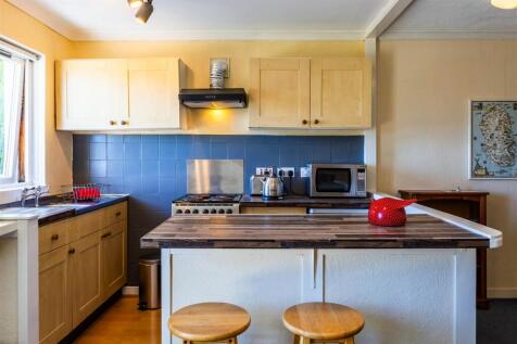 Petrel kitchen