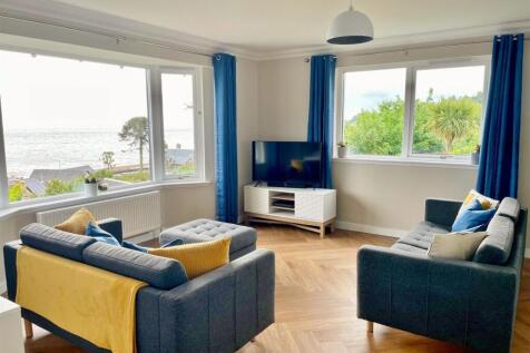Dual aspect lounge