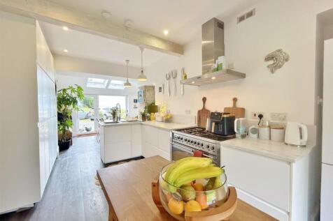 Kitchen dining room