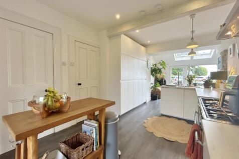 Kitchen dining room