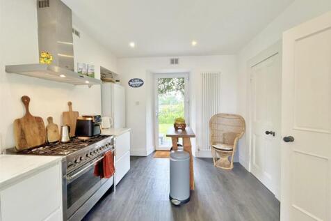 Kitchen dining room