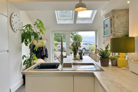 Kitchen dining room
